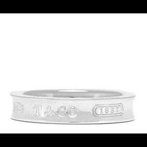 TIFFANY
Sterling Silver 1837 Narrow Ring